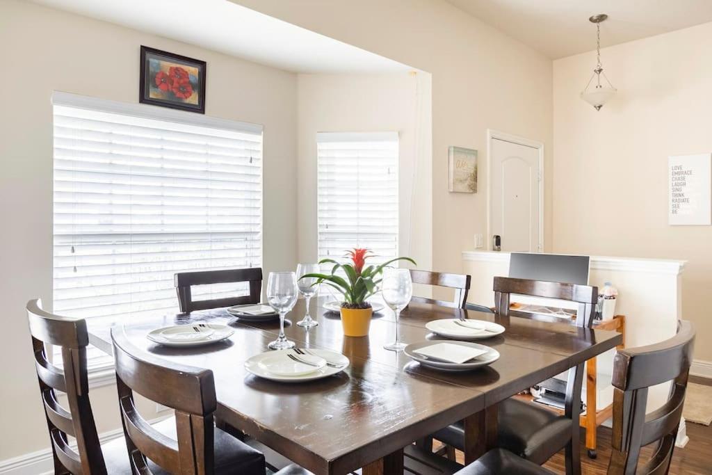 Hidden Gem Hideaway Homely West Melbourne ภายนอก รูปภาพ